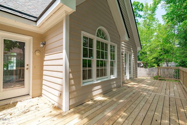 208 Hickory Glen Lane, Holly Springs, NC 27540