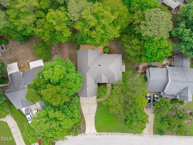 208 Hickory Glen Lane, Holly Springs, NC 27540
