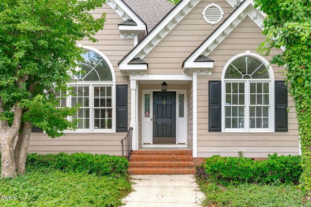 208 Hickory Glen Lane, Holly Springs, NC 27540