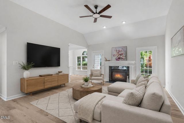 208 Hickory Glen Lane, Holly Springs, NC 27540