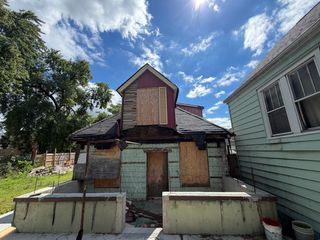 6805 S Maplewood Avenue, Chicago, IL 60629