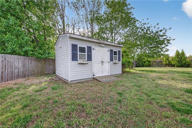 819 Avatar DR, Virginia Beach, VA 23454