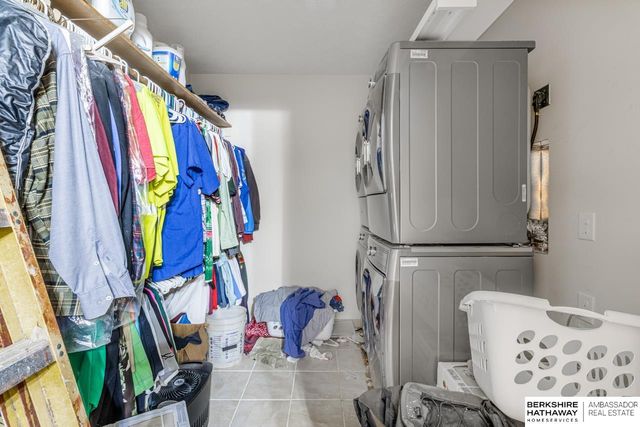 4910 Sinclair Court, Lincoln, NE 68516