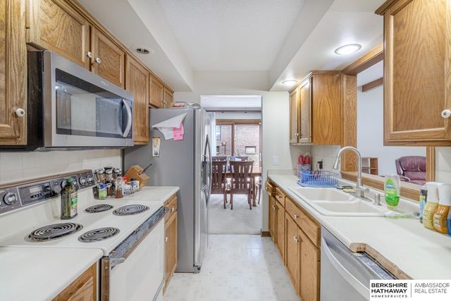 4910 Sinclair Court, Lincoln, NE 68516