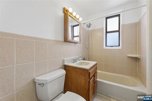 303 Hamilton Place C2, Hackensack, NJ 07601
