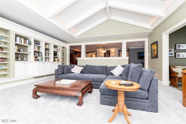 26161 Shaker Boulevard, Beachwood, OH 44122