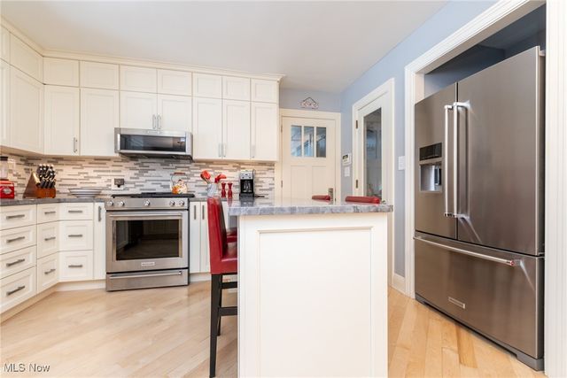 26161 Shaker Boulevard, Beachwood, OH 44122