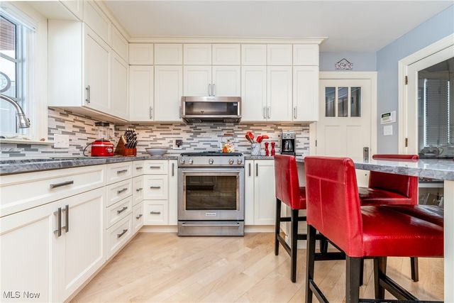 26161 Shaker Boulevard, Beachwood, OH 44122