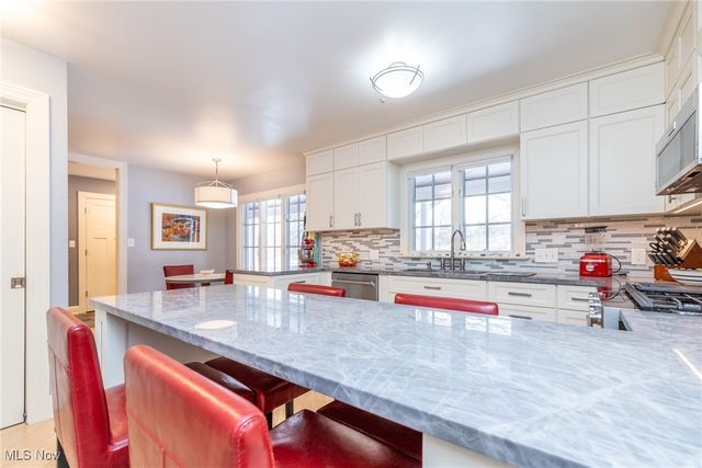 26161 Shaker Boulevard, Beachwood, OH 44122