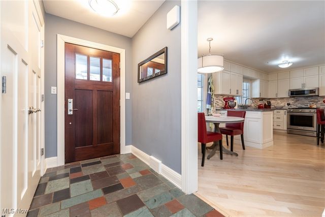 26161 Shaker Boulevard, Beachwood, OH 44122