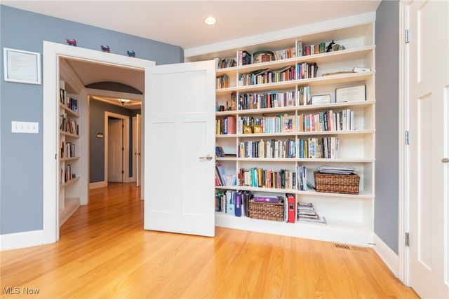 26161 Shaker Boulevard, Beachwood, OH 44122