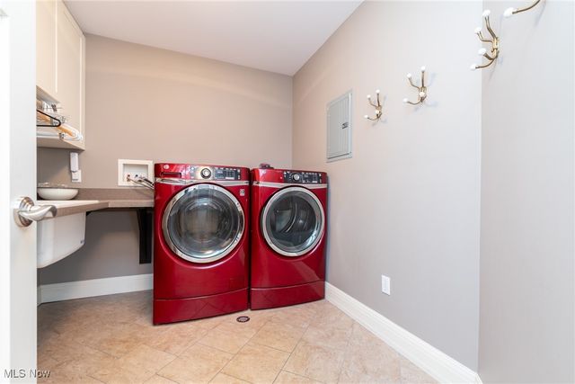 26161 Shaker Boulevard, Beachwood, OH 44122