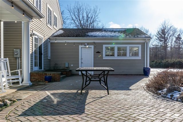 26161 Shaker Boulevard, Beachwood, OH 44122