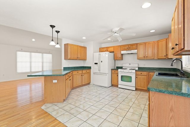 35 Preston Place, Easton, MA 02356