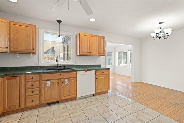 35 Preston Place, Easton, MA 02356