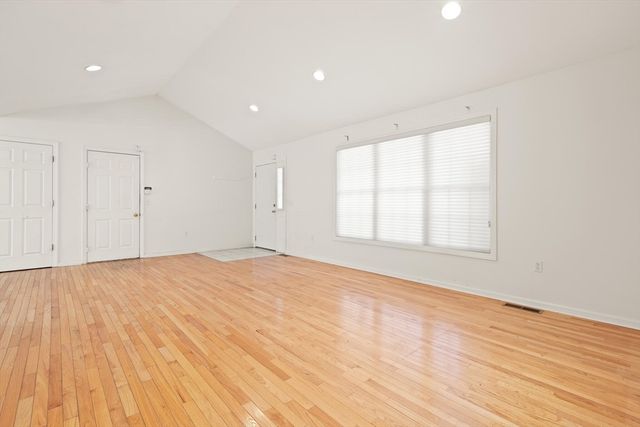 35 Preston Place, Easton, MA 02356