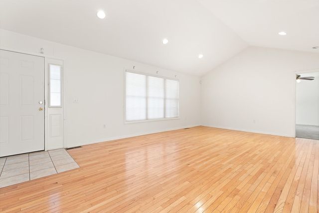 35 Preston Place, Easton, MA 02356