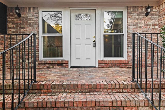 802 Pinewood Court, Daphne, AL 36526