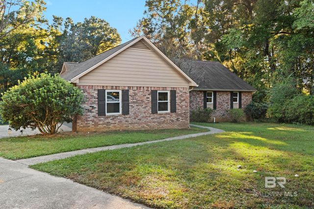802 Pinewood Court, Daphne, AL 36526