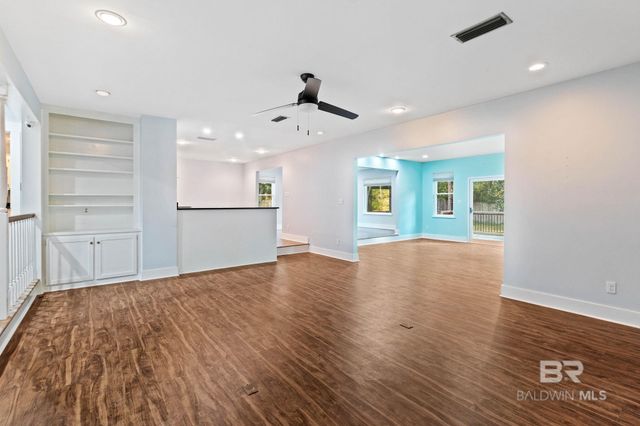 802 Pinewood Court, Daphne, AL 36526