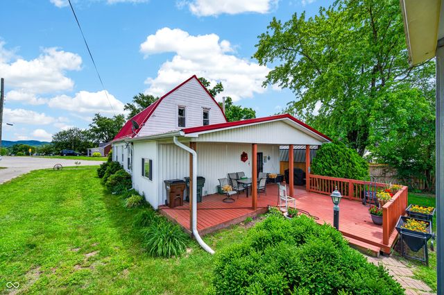 306 N High Street, Brownstown, IN 47220