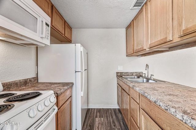 3141 E Cypress Street Apt 7, Phoenix, AZ 85008
