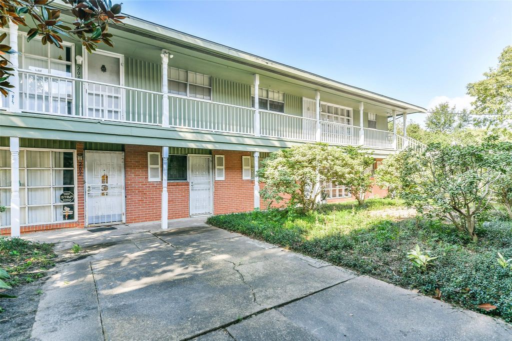 5542 Holly Street 209, Houston, TX 77081