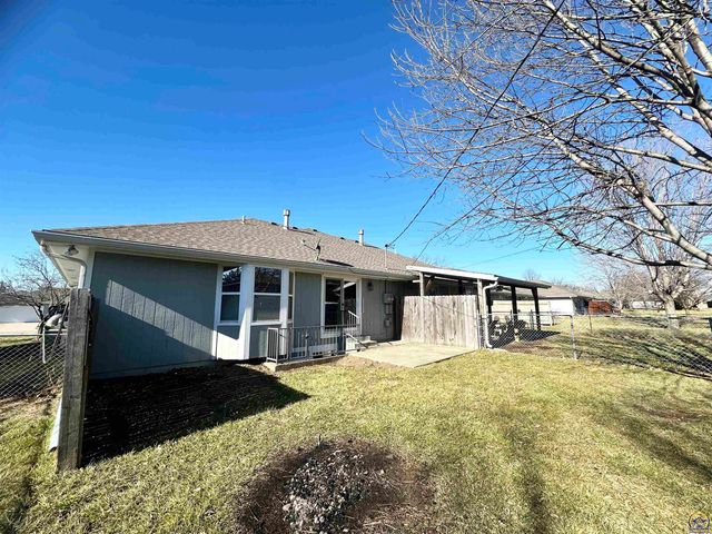 3360 SW Chelsea CIR, Topeka, KS 66614