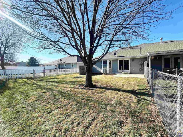 3360 SW Chelsea CIR, Topeka, KS 66614