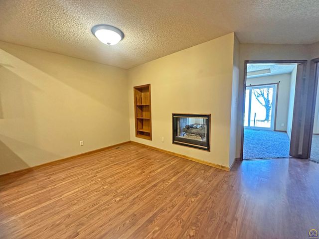 3360 SW Chelsea CIR, Topeka, KS 66614