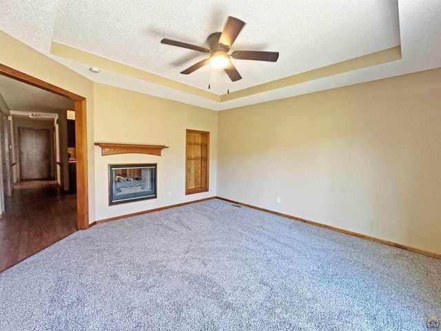 3360 SW Chelsea CIR, Topeka, KS 66614