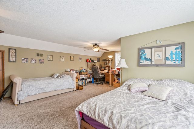 198 Forest Drive SE, Cedar Rapids, IA 52403