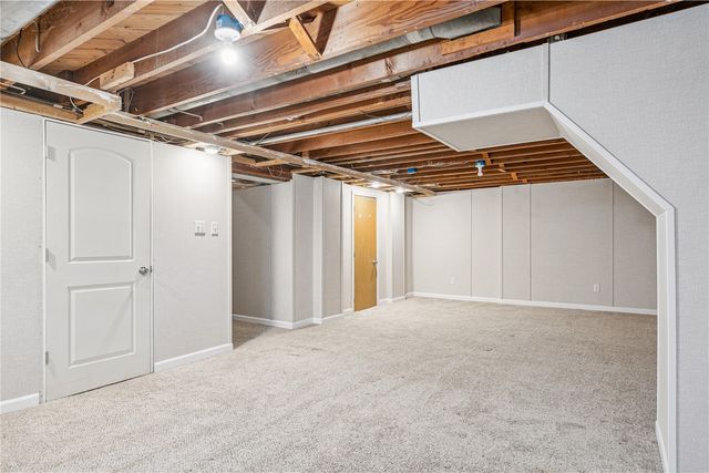 198 Forest Drive SE, Cedar Rapids, IA 52403