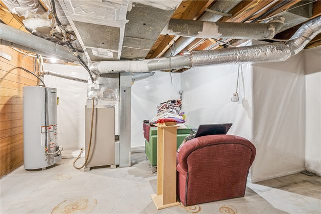 198 Forest Drive SE, Cedar Rapids, IA 52403