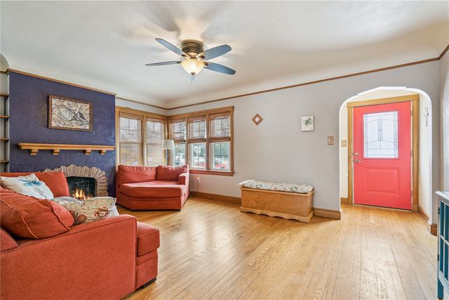 198 Forest Drive SE, Cedar Rapids, IA 52403