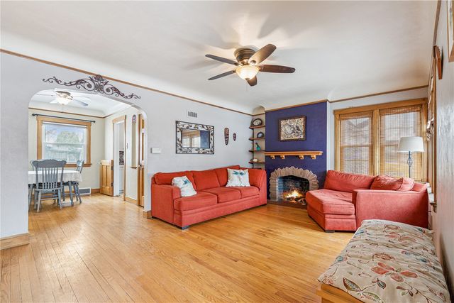 198 Forest Drive SE, Cedar Rapids, IA 52403