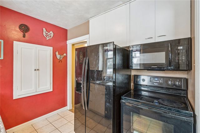 198 Forest Drive SE, Cedar Rapids, IA 52403