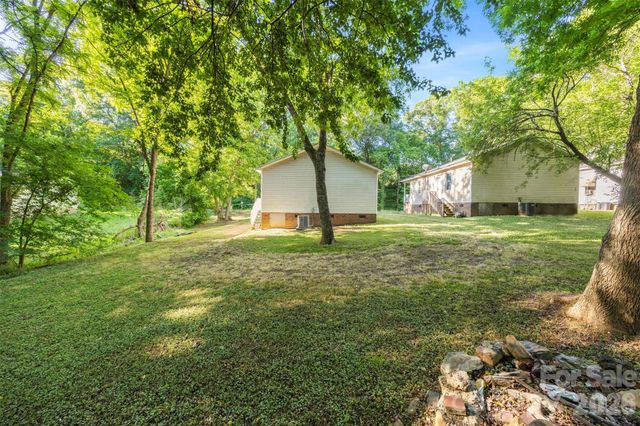 704 W Carolina Avenue, Bessemer City, NC 28016