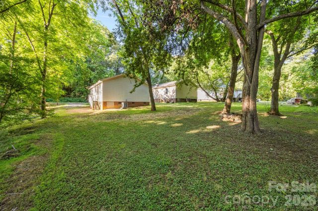 704 W Carolina Avenue, Bessemer City, NC 28016