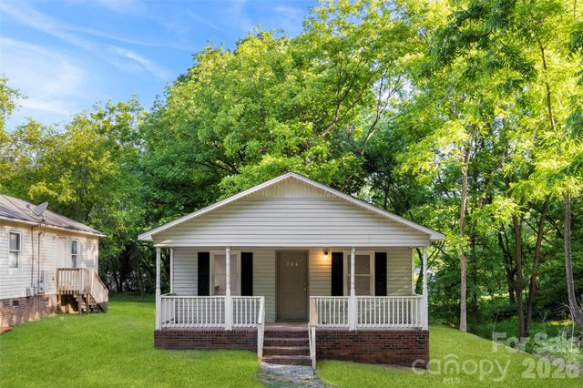 704 W Carolina Avenue, Bessemer City, NC 28016