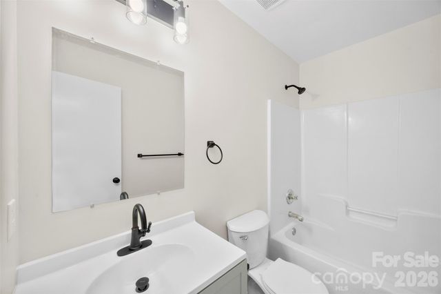 704 W Carolina Avenue, Bessemer City, NC 28016