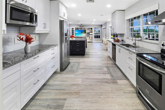 1108 NW 180th Avenue, Pembroke Pines, FL 33029