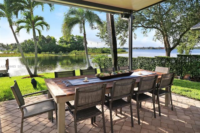 1108 NW 180th Avenue, Pembroke Pines, FL 33029