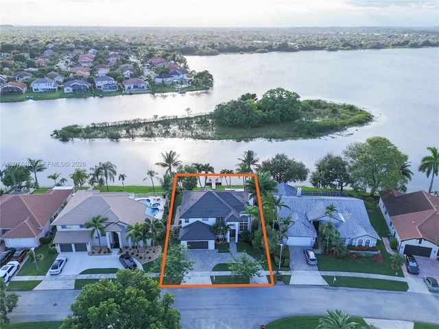 1108 NW 180th Avenue, Pembroke Pines, FL 33029