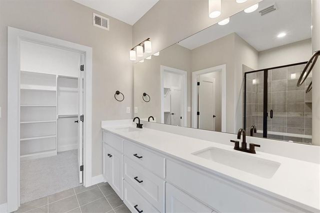 25069 W 94th Terrace, Lenexa, KS 66227