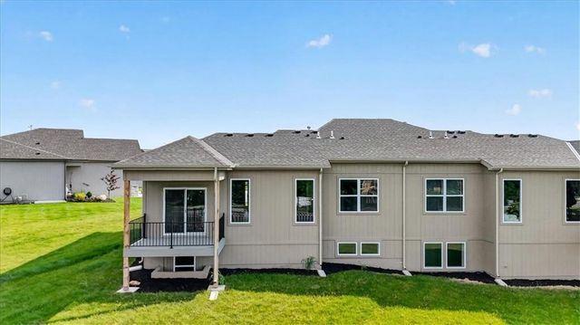 25069 W 94th Terrace, Lenexa, KS 66227