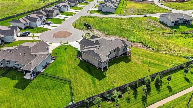 25069 W 94th Terrace, Lenexa, KS 66227