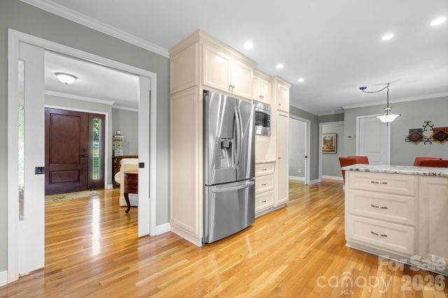 2210 19th Avenue SE, Hickory, NC 28602