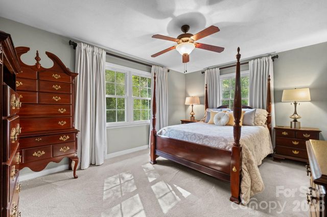 2210 19th Avenue SE, Hickory, NC 28602