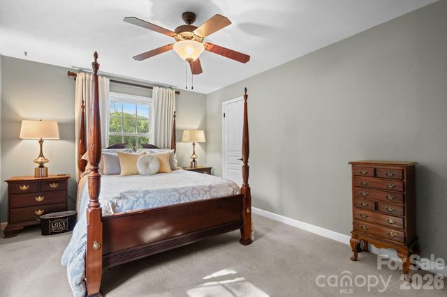 2210 19th Avenue SE, Hickory, NC 28602